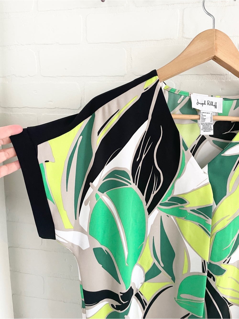 Joseph Ribkoff Tropical Leaf Geometric Blouse Kelly Green Neon Lime Canada Sz 6 - Picture 6 of 11